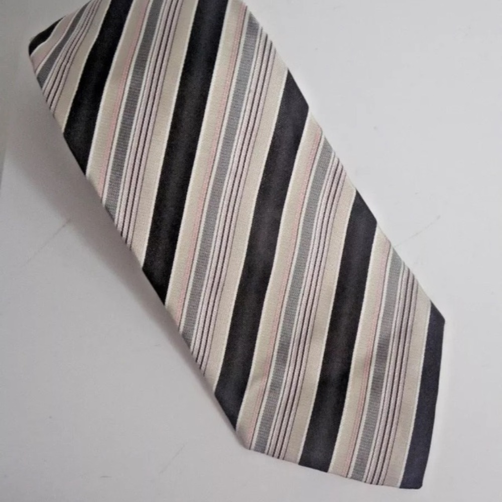 Hugo Boss Men’s Necktie Made in Italy